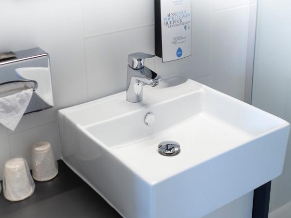 Kyriad Hotel Clermont Ferrand Centre : photo 4 de la chambre chambre double