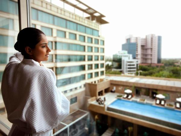 Crowne Plaza Today Gurugram, an IHG Hotel : photo 4 de la chambre chambre lits jumeaux standard avec vue sur la piscine