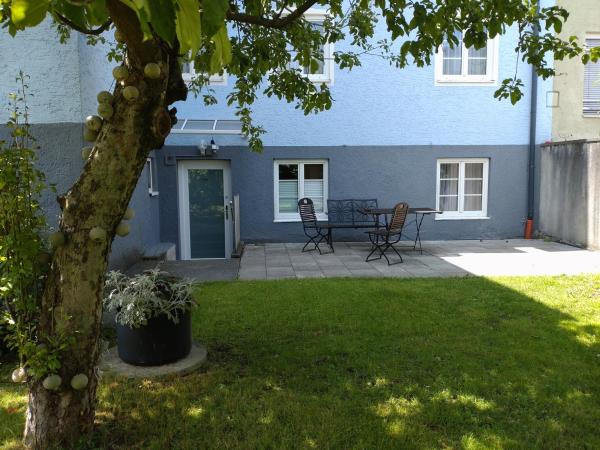 Pension Elisabeth - Rooms & Apartments : photo 5 de la chambre chambre quadruple avec salle de bains privative