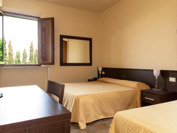 Villa Montarioso : photo 4 de la chambre chambre triple confort