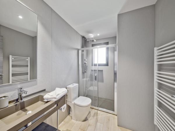 Résidence Pierre & Vacances Premium Vesna Rossa : photo 7 de la chambre villa 4 chambres avec climatisation, piscine privée de 7 mètres et jardin (8 adultes)