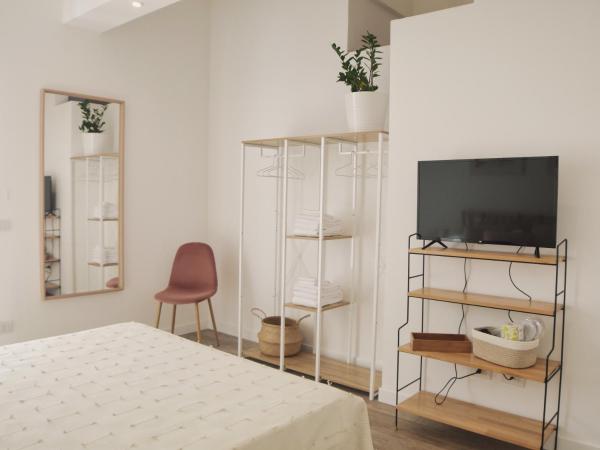 ADELE E IL DUCA Bed and Breakfast : photo 3 de la chambre chambre double avec patio