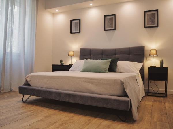 ADELE E IL DUCA Bed and Breakfast : photo 4 de la chambre chambre double deluxe avec lit d'appoint