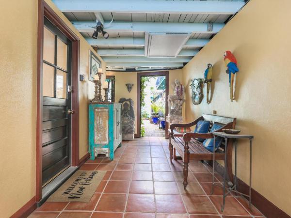 Historic Inn in the Marigny, blocks to French Quarter : photo 7 de la chambre chambre lit king-size deluxe