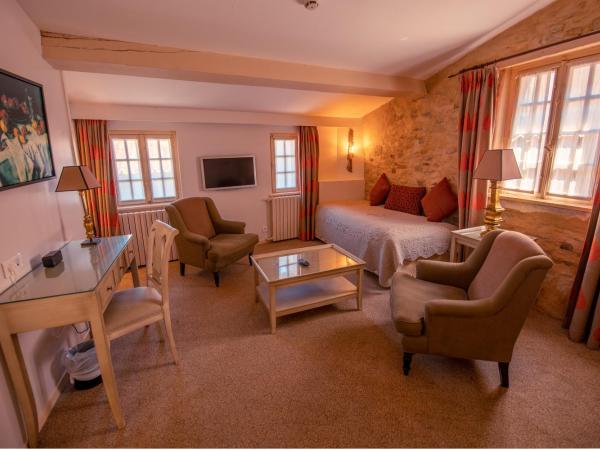 Hôtel Le Donjon - Coeur de La Cité Médiévale : photo 6 de la chambre suite