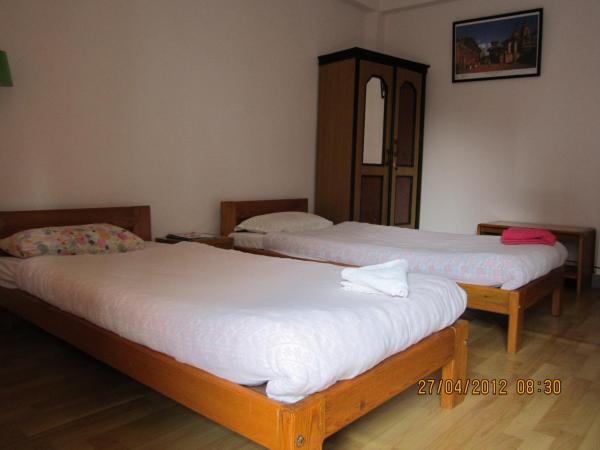 Le Rhododendron Chambres D'hotes : photo 8 de la chambre chambre deluxe double ou lits jumeaux