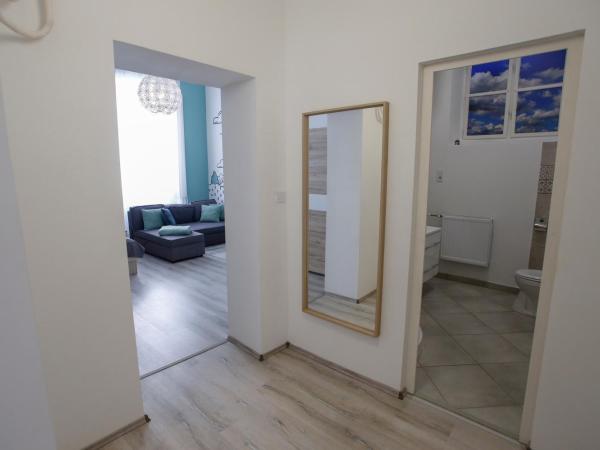 Uránia Apartmanház : photo 4 de la chambre appartement supérieur