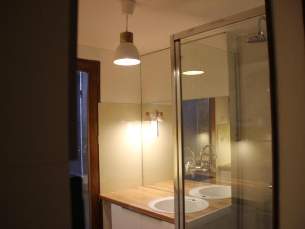 Chambres d'hôtes Elisa & Etienne : photo 5 de la chambre studio avec vue sur jardin