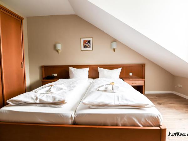 Hotel Blutenburg : photo 8 de la chambre chambre double