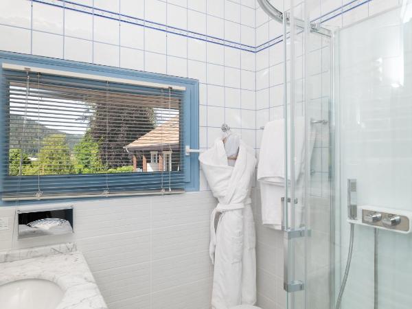 Le Manoir Au Lac : photo 1 de la chambre chambre double supérieure manoir - vue sur lac