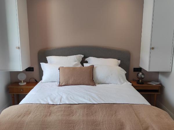 Appart hôtel & Spa La Villa du Port : photo 1 de la chambre studio avec balcon