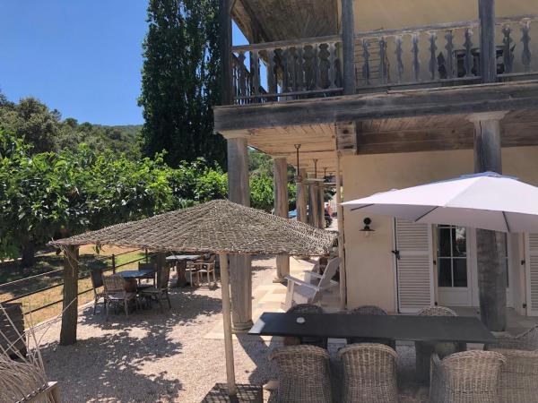 Le Clos des Sept Palmiers : photo 9 de la chambre chambre double avec balcon (3 adultes)