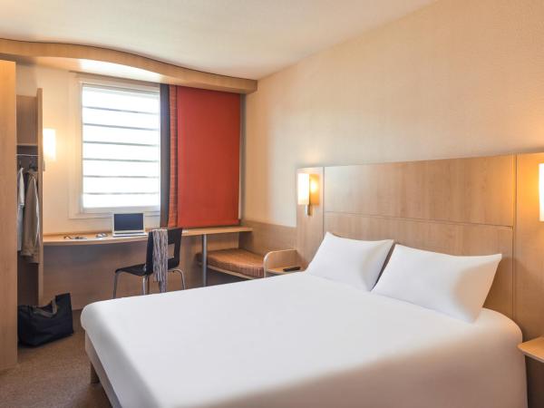 ibis Cannes Mandelieu : photo 1 de la chambre chambre double standard