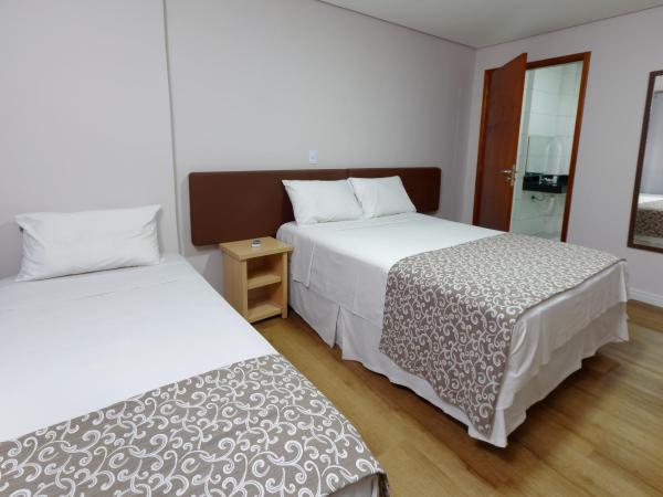 Fênix Hotel Bom Retiro : photo 1 de la chambre chambre triple - accessible aux personnes à mobilité réduite
