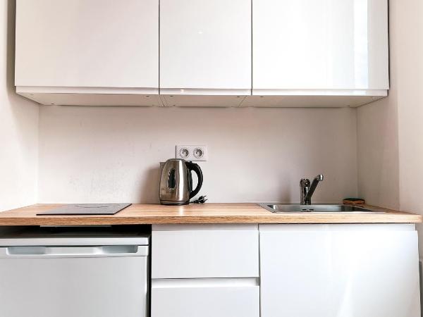 Kyriad Marseille Blancarde - Timone : photo 9 de la chambre appartement 1 chambre - 1 lit double 1 canapé-lit