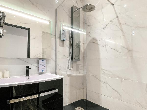 Kyriad Marseille Blancarde - Timone : photo 6 de la chambre appartement 1 chambre - 1 lit double 1 canapé-lit