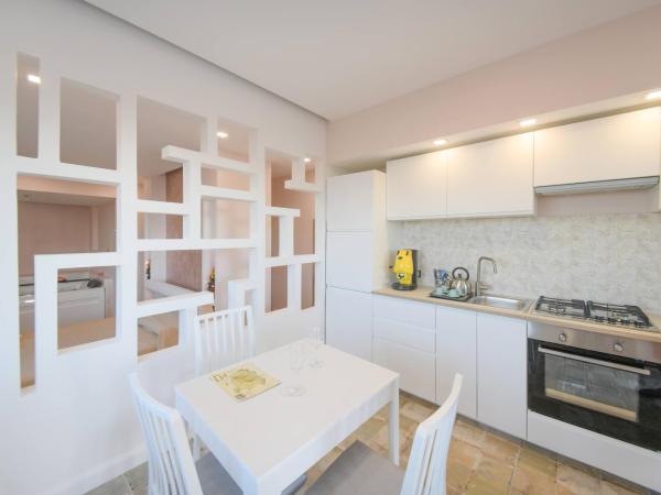 Belgodere di Mezzavia Apartments : photo 10 de la chambre suite deluxe avec baignoire spa