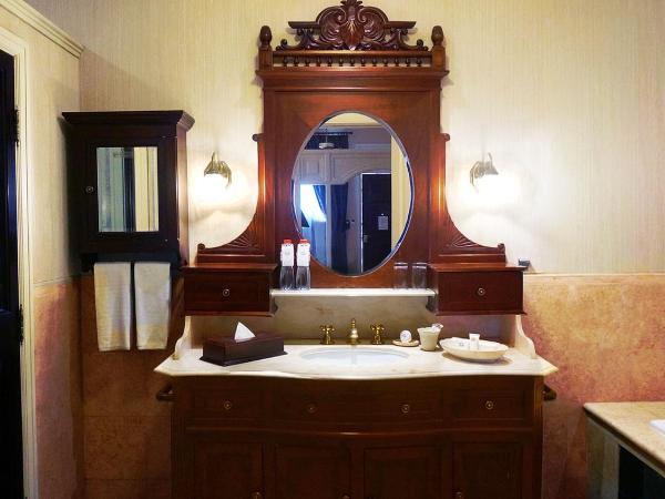 Hotel Majapahit Surabaya MGallery : photo 2 de la chambre chambre lit king-size classique