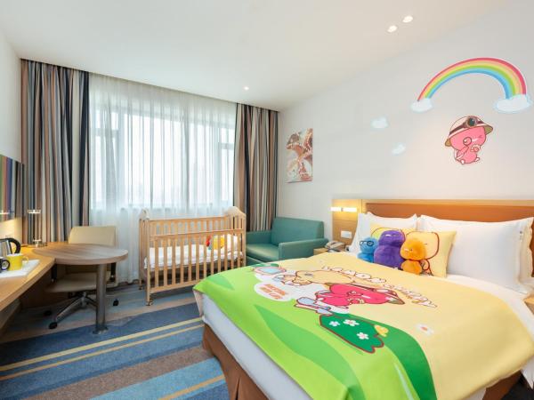 Holiday Inn Express Shanghai Zhenping, an IHG Hotel : photo 4 de la chambre suite 2 chambres