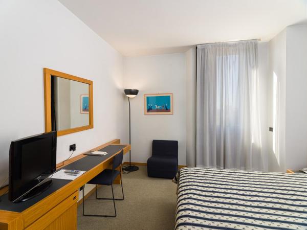 Grand Hotel Tiziano E Dei Congressi : photo 5 de la chambre chambre double ou lits jumeaux classique