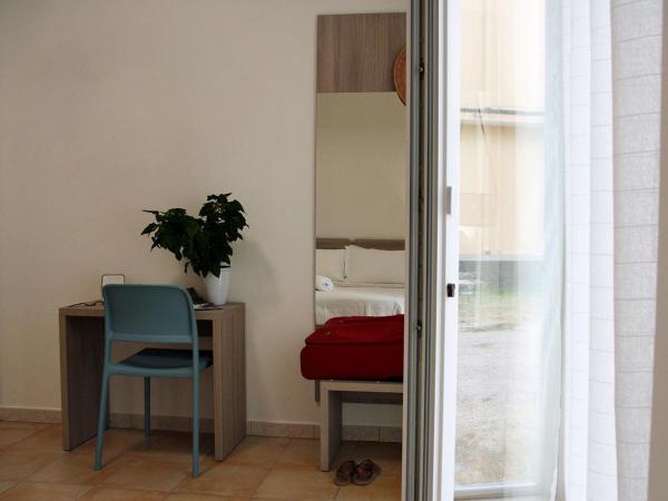 B&B & Residence Pozzo Misseo : photo 6 de la chambre chambre double ou lits jumeaux