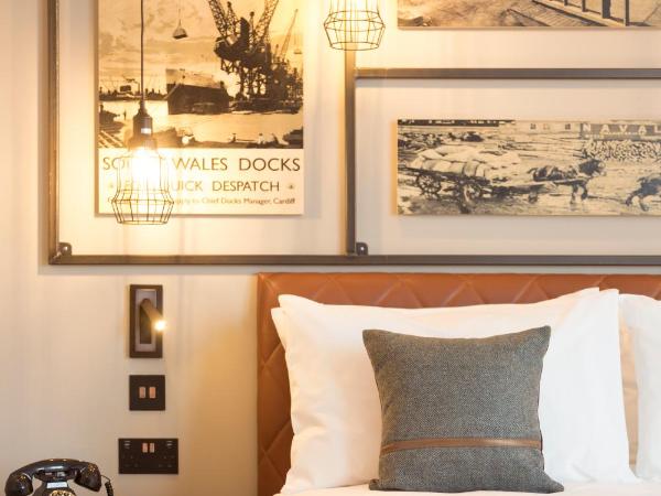 Hotel Indigo - Cardiff, an IHG Hotel : photo 1 de la chambre chambre lit queen-size premium avec 2 lits queen-size