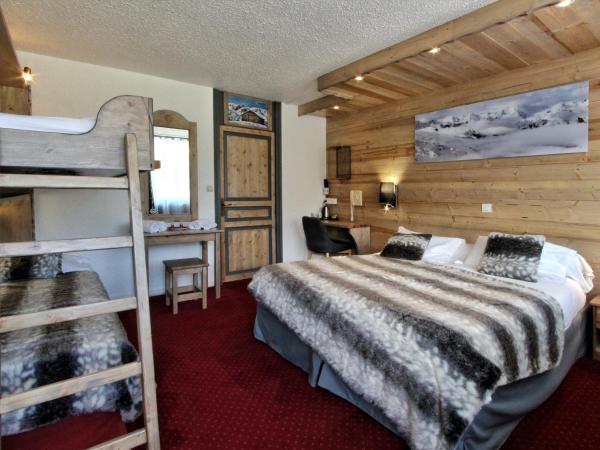 Hotel Le Pelvoux : photo 1 de la chambre chambre quadruple