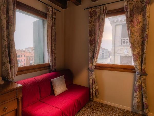 Locanda Ai Santi Apostoli : photo 2 de la chambre chambre double supérieure avec vue sur le grand canal 