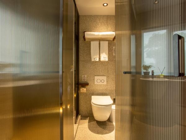 Refactoring Space Beijing Wang Fu Jing : photo 6 de la chambre chambre double avec salle de bains privative