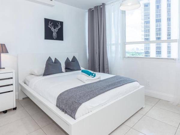 Girasole Apartments : photo 1 de la chambre studio lit queen-size de luxe