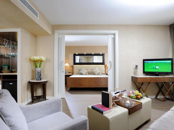 Elegance Hotels International Marmaris : photo 1 de la chambre suite lit king-size