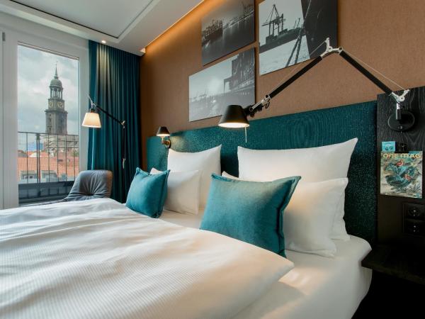 Motel One Hamburg-Fleetinsel : photo 5 de la chambre chambre double