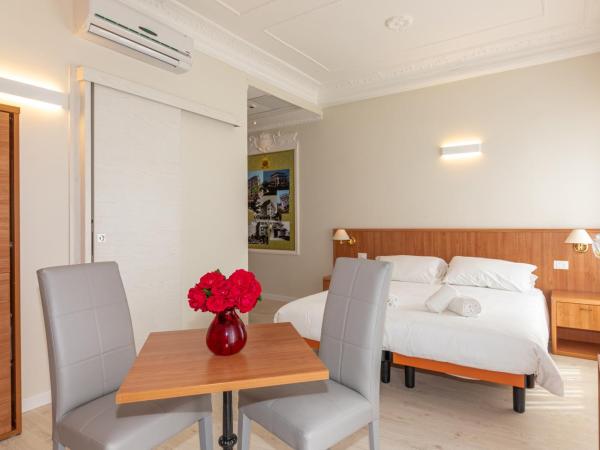 Hotel Smeraldo : photo 3 de la chambre chambre quadruple deluxe - vue sur mer