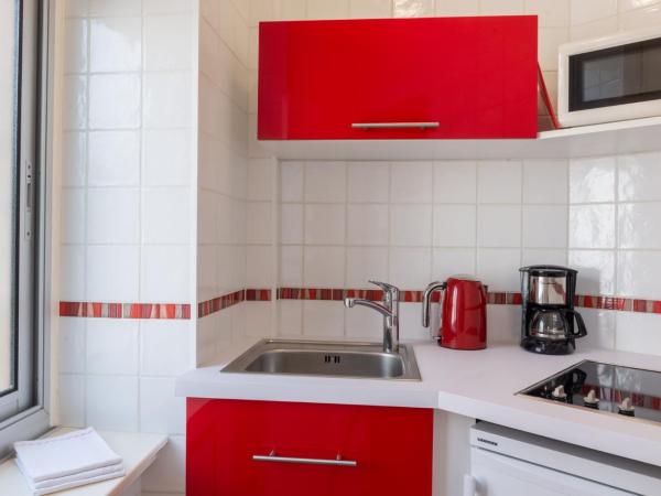 Hôtel de Perros, The Originals Boutique : photo 7 de la chambre chambre double avec kitchenette