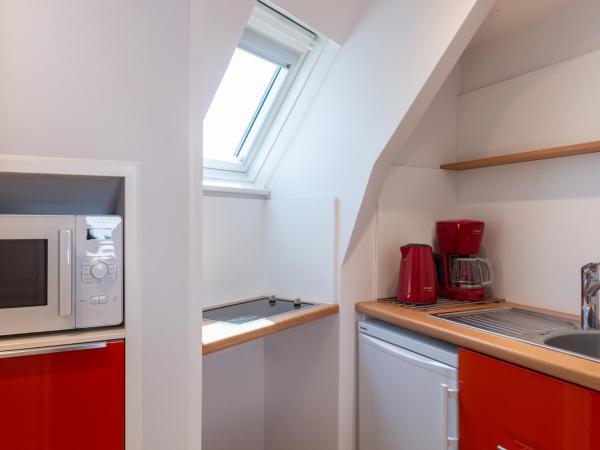 Hôtel de Perros, The Originals Boutique : photo 6 de la chambre chambre familiale avec kitchenette