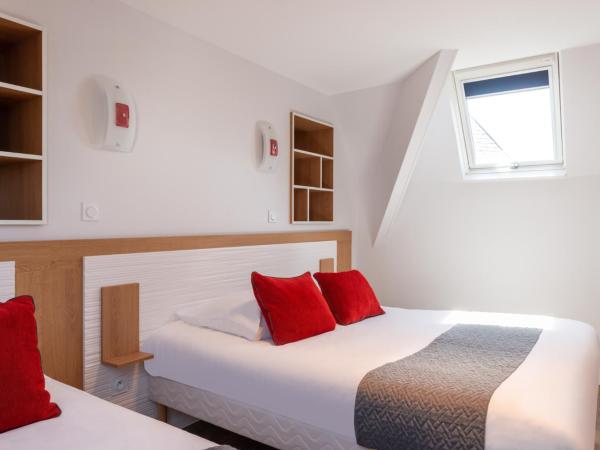 Hôtel de Perros, The Originals Boutique : photo 7 de la chambre chambre familiale avec kitchenette