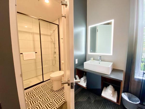 Hôtel Manoir Vieux-Québec : photo 2 de la chambre chambre lit king-size standard