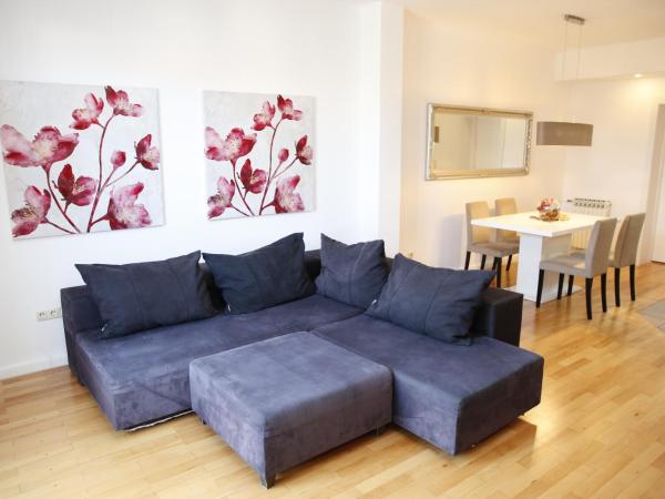 Guest House Lorenta : photo 1 de la chambre appartement 1 chambre avec terrasse