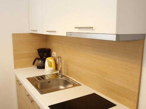 Guest House Lorenta : photo 2 de la chambre studio avec terrasse