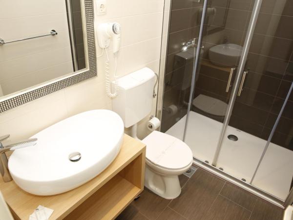 Guest House Lorenta : photo 1 de la chambre studio avec balcon