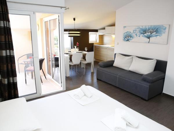 Guest House Lorenta : photo 6 de la chambre studio avec balcon