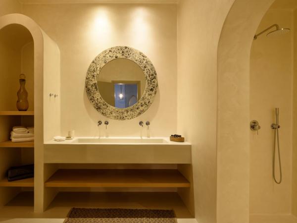 Este Luxury Suites : photo 1 de la chambre suite senior 2 chambres avec piscine troglodyte privée - vue sur mer