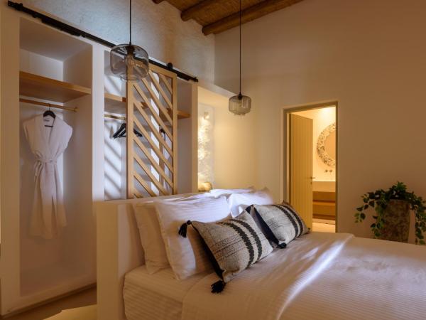 Este Luxury Suites : photo 3 de la chambre suite senior 2 chambres avec piscine troglodyte privée - vue sur mer