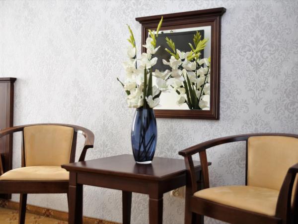 Prudentia Residence Qulturalna : photo 7 de la chambre chambre double ou lits jumeaux avec douche