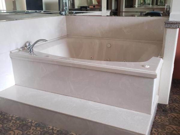 Comfort Suites Westchase Houston Energy Corridor : photo 4 de la chambre suite lit king-size supérieure avec jacuzzi - non-fumeurs