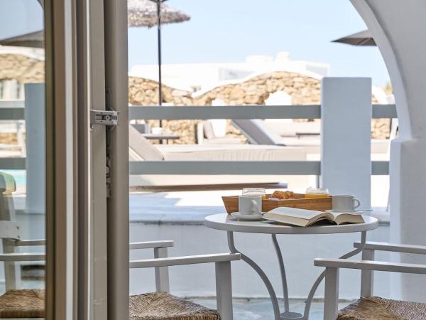 Paolas Τown Boutique Hotel : photo 9 de la chambre chambre double deluxe - vue sur piscine