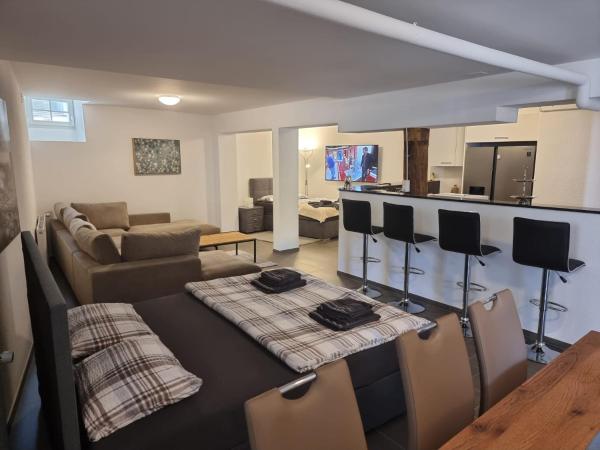 GUEST HOUSE HERMES Contactless Self Checkin : photo 2 de la chambre salon familial