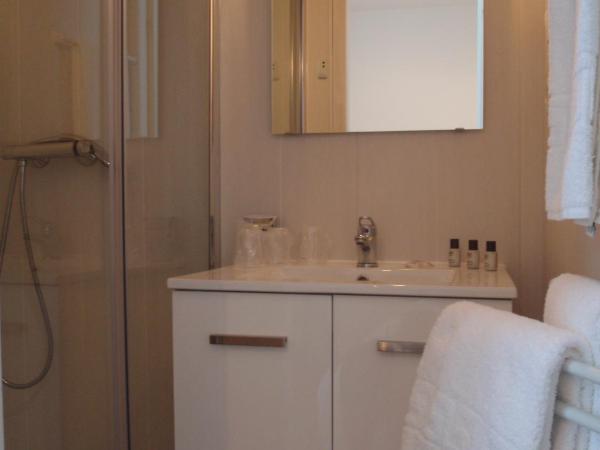 Hôtel L'Oustaou : photo 5 de la chambre appartement avec balcon - vue sur mer