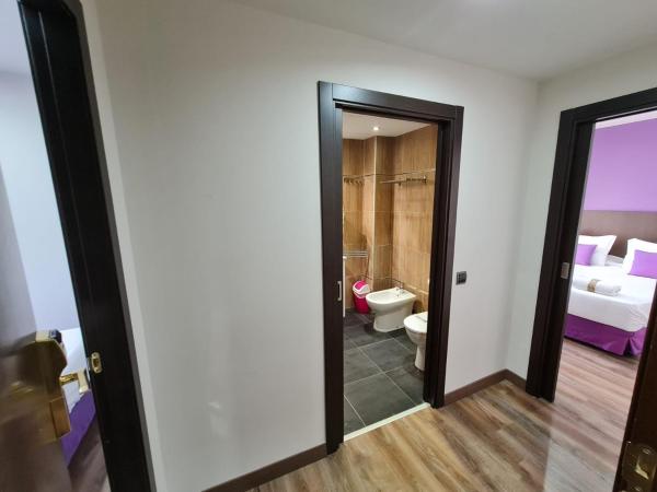 Hotel TossaMar : photo 10 de la chambre chambre familiale avec baignoire