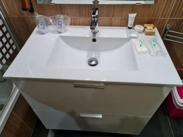 Hotel TossaMar : photo 5 de la chambre chambre familiale avec baignoire